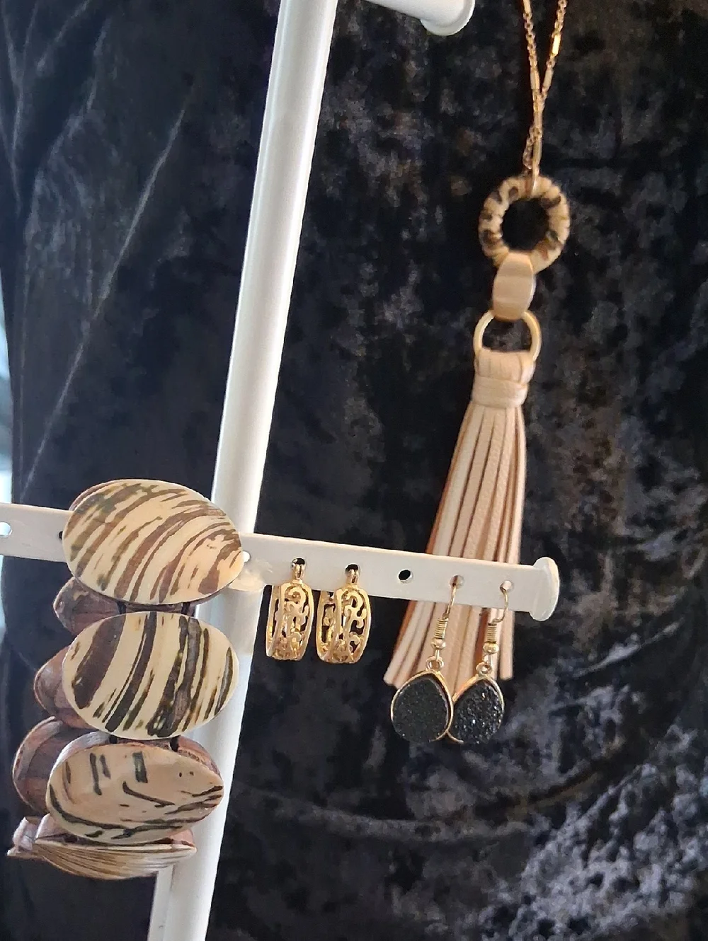 Women’s Beige Tassel Necklace 34 In.L Gold Earrings W/ A Wood & Shell Bracelet